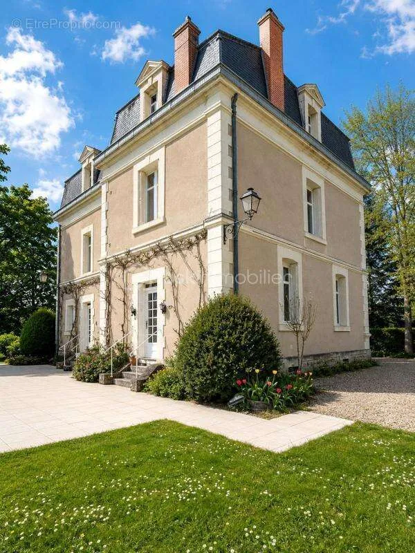 Extérieur - Maison de Maître avec Piscine et Parc à Écueillé