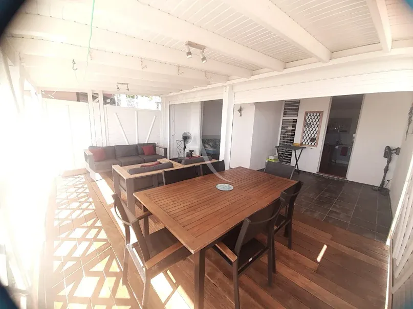Salle à manger - Villa Meublée avec Vue Mer à Case Pilote