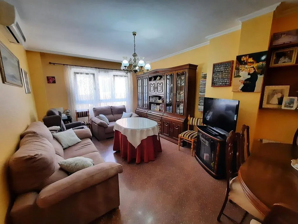 Séjour - Apartment with Garage and Air Conditioning in Almansa