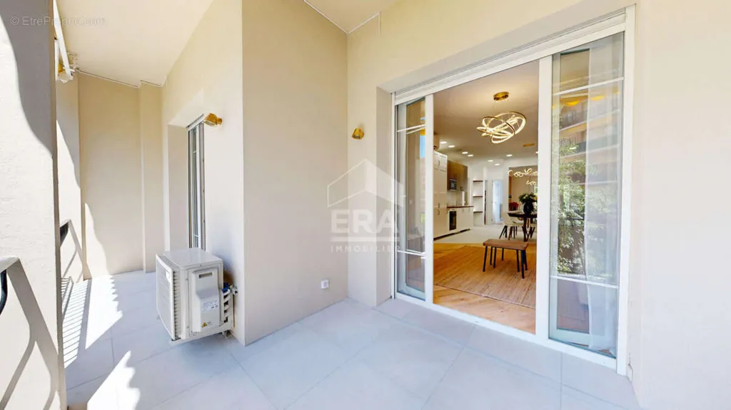 Balcon - Appartement Traversant avec Terrasse à Nice