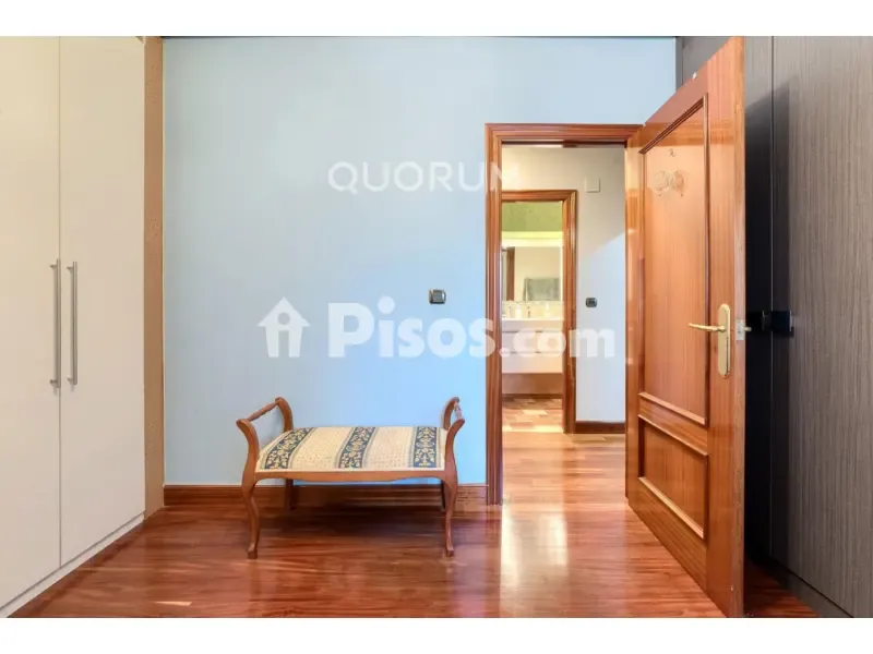 Esik - Apartment with Balcony in Basauri Centre