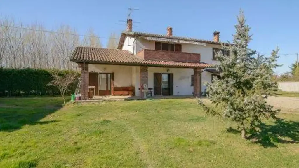 Välivaade - Rustic Villa with Garden near Mortara