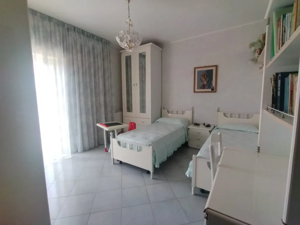 Magamistoad - 3-Bedroom Apartment with Balcony in Messina