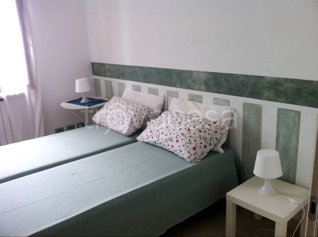 Magamistoad - Rented Seafront Apartment in Noli