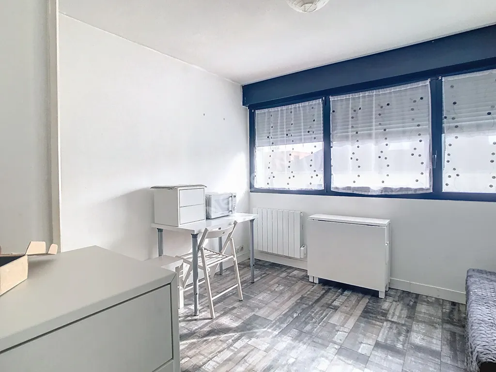 Bureau - Appartement T1 Meublé sur l'Île de Nantes