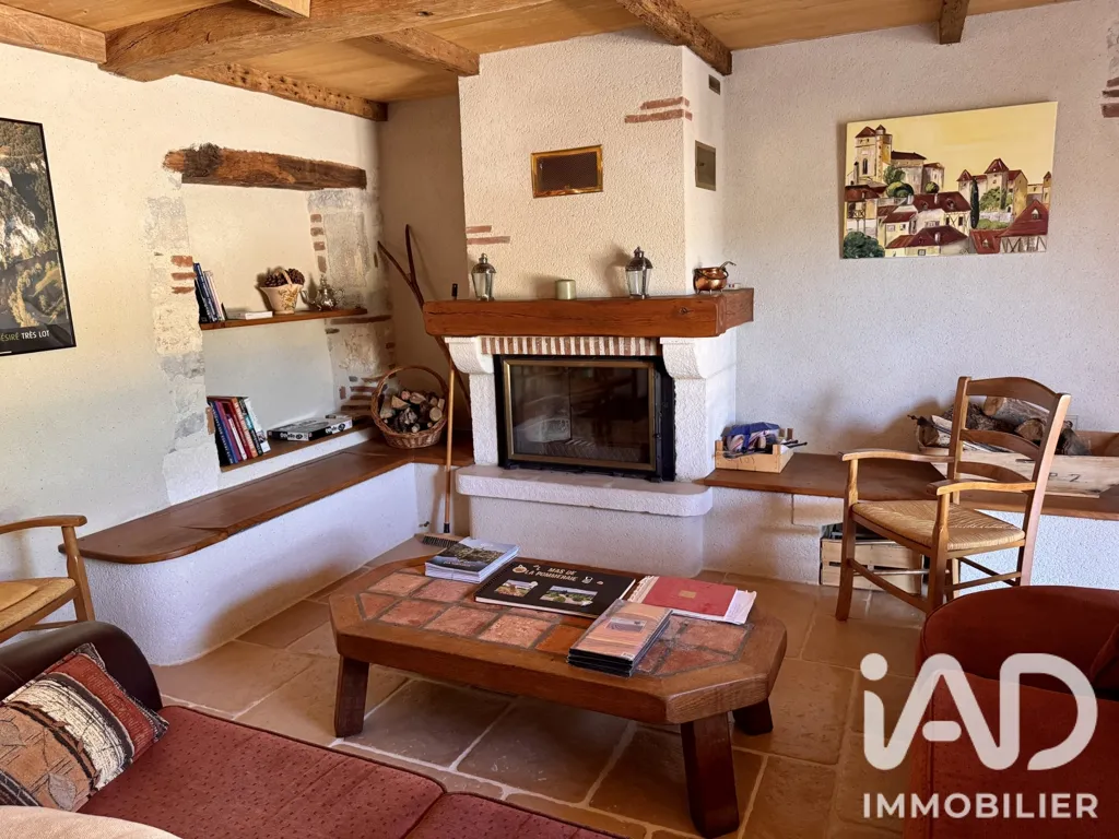 Living Room - Renovated Mas with Pool in Lot Valley
