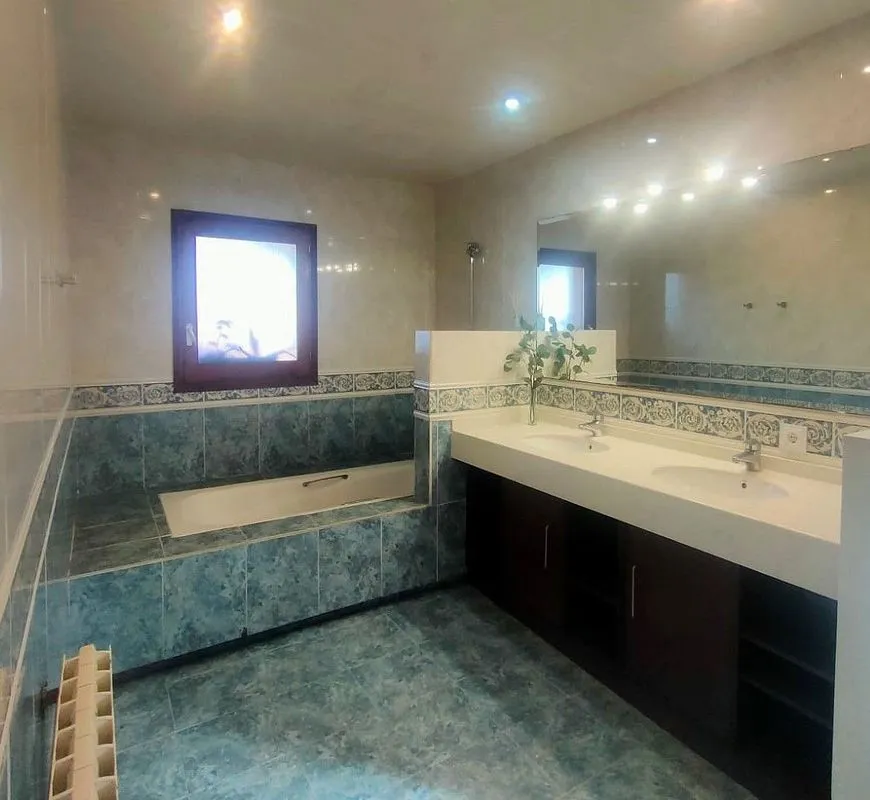 Salles de bain - Chalet with Pool and Terrace in Sils