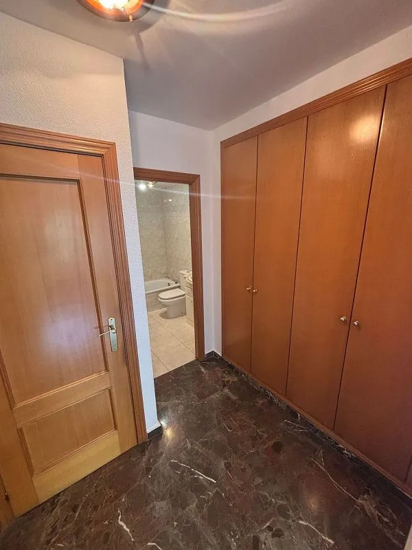 Pièces - Apartment with Balcony and Lift in Safranar