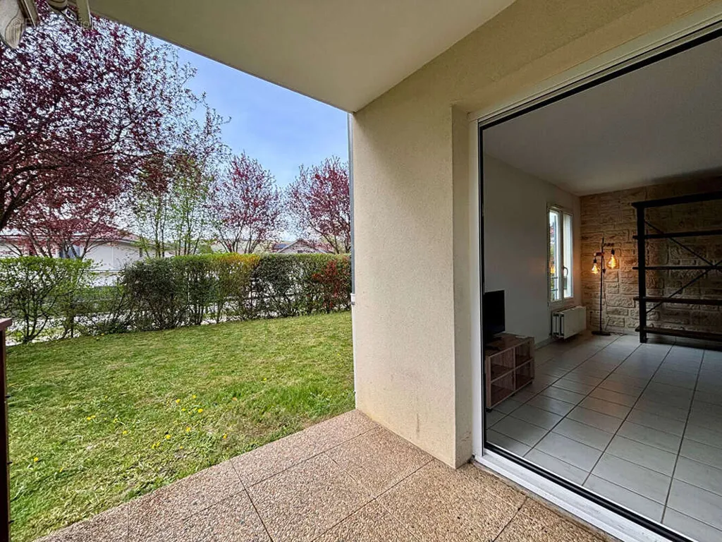 Terrasse - Appartement T3 avec Jardin à Pringy