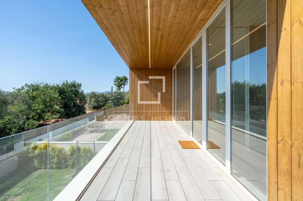 Terrass - Modern House with Pool in Reus