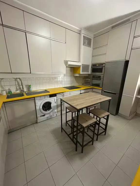 Cuisine - Chambre avec Machine à Laver à Paris