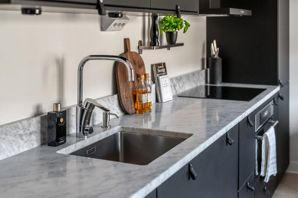 Cuisine - Modernised Two-Bedroom Flat with Stylish Surfaces in Norrköping
