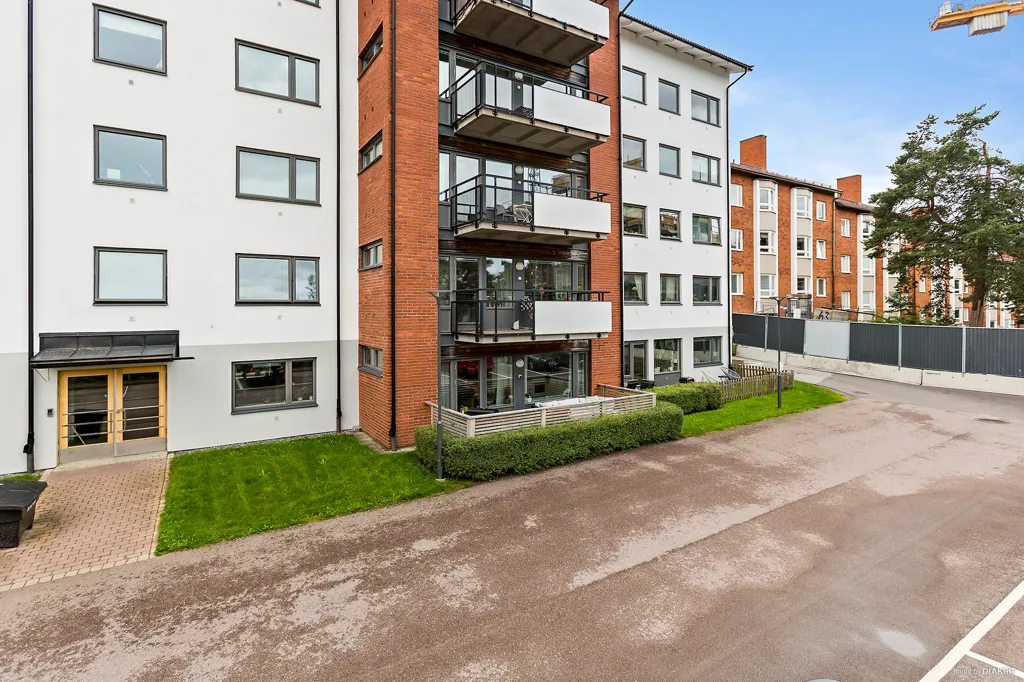 Välivaade - Modern Flat with Private Parking in Bandhagen