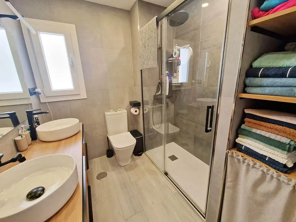 Salles de bain - Apartment with A/C and Views in Palmilla, Málaga