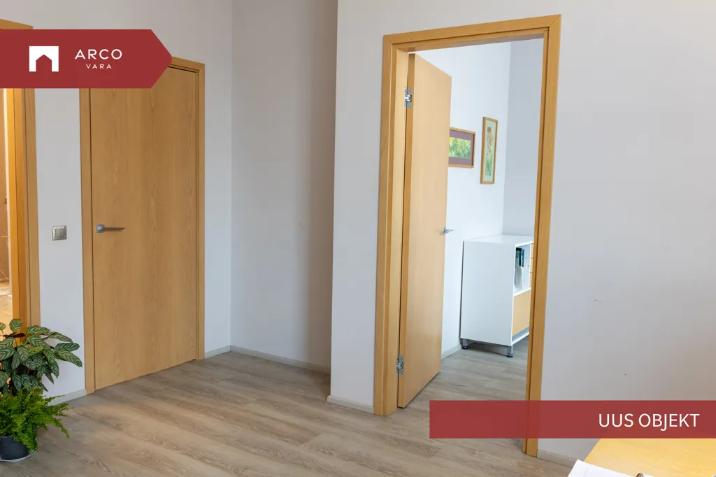 Entrée - Commercial Space with Sea View in Toompea