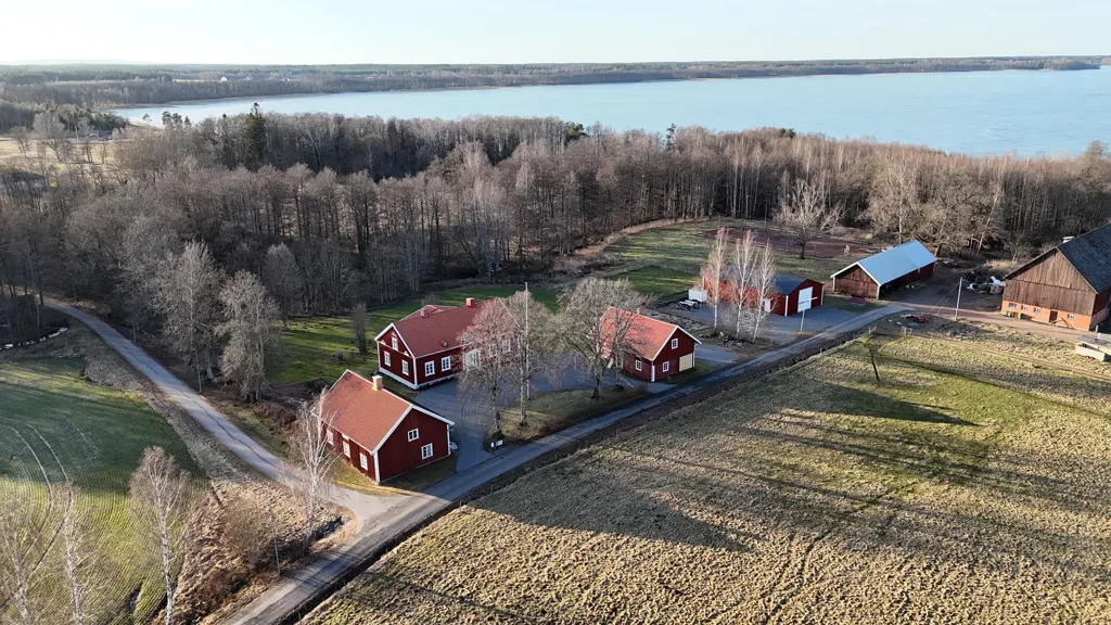 Õhuvaade - Renovated Rectory with Lake View in Ransberg
