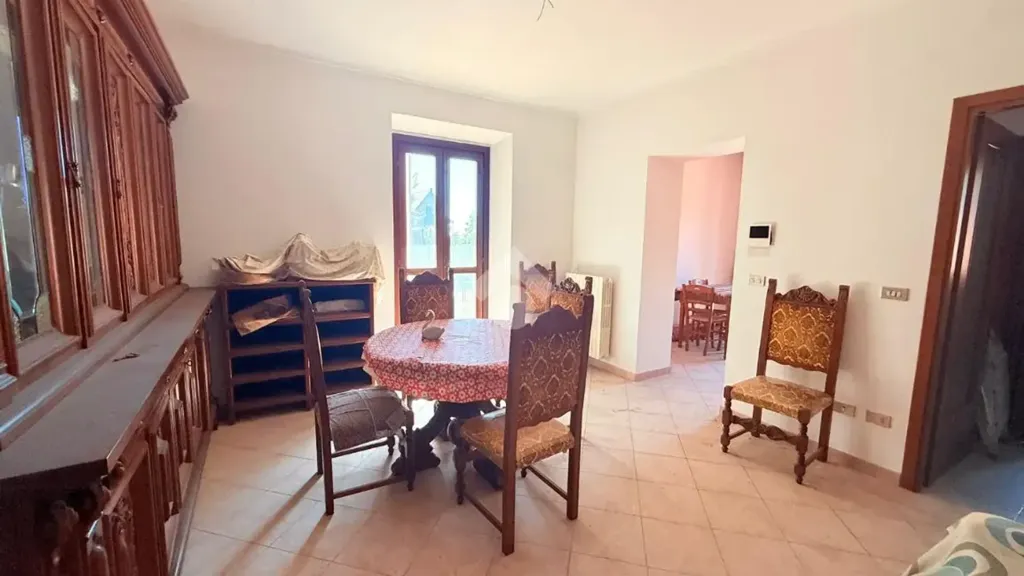 Salle à manger - Apartment with Three Balconies in Lanzo Torinese