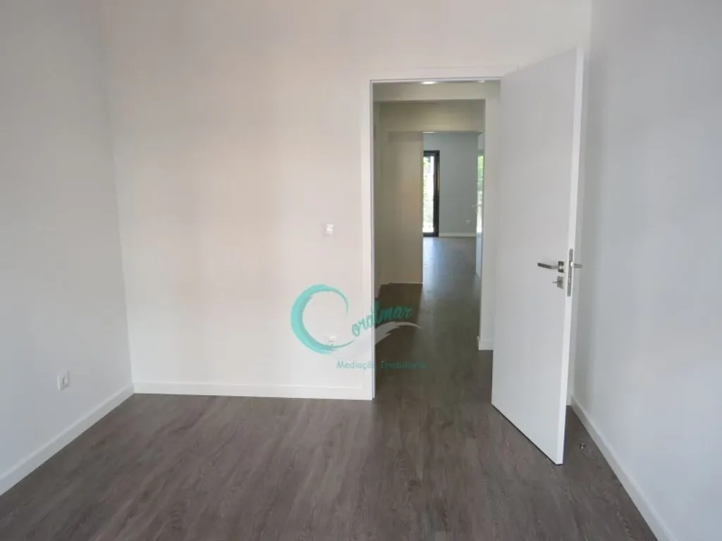 Toad - Luxury Flat with Balcony in Corroios