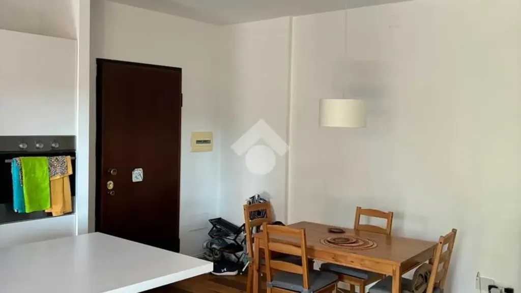 Salle à manger - Armed Trilocale with Balcony in Rome