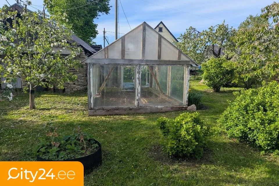 Aed - Stone House with Private Garden in Maardu