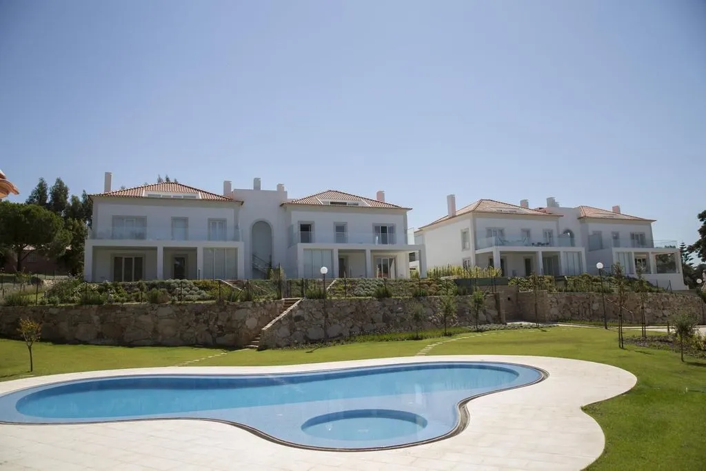 Bassein - Luxury Duplex Flat with Pool in Estoril
