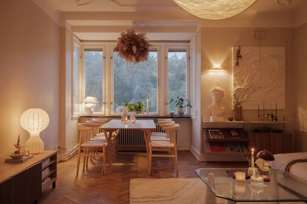 Dining Room - 20s Flats with Slottsparken View in Malmö