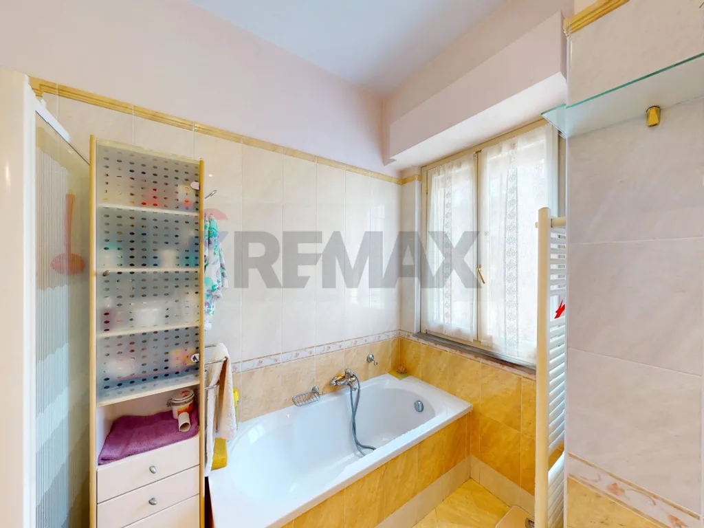 Salles de bain - Apartment with Two Terraces in Fabriano
