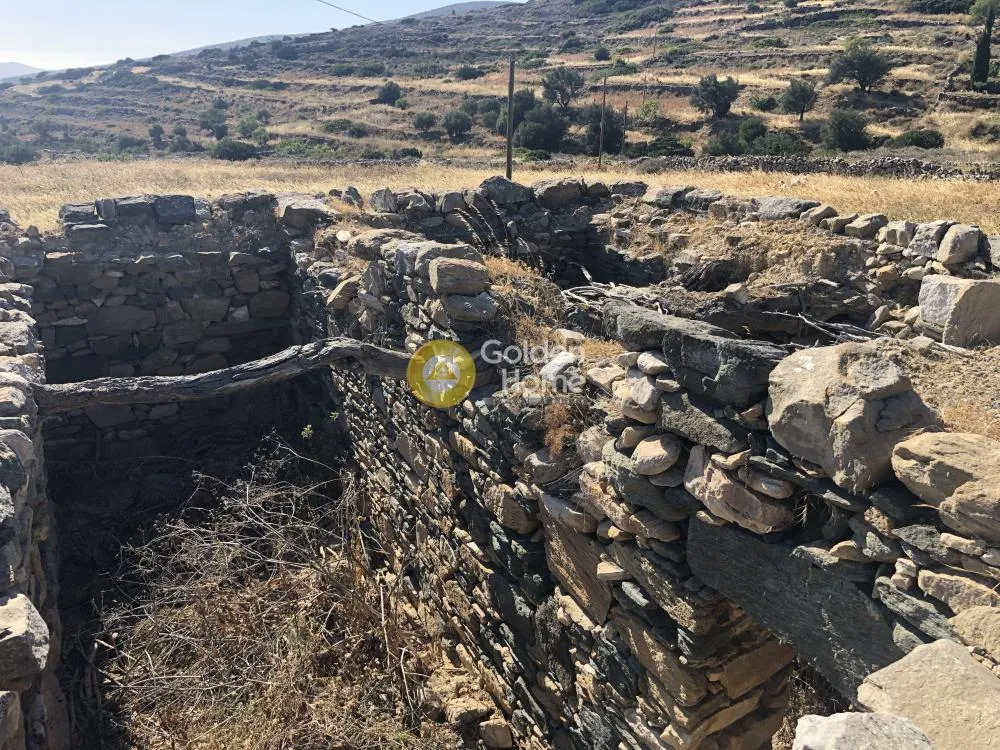 Garden - Corner Plot with View in Paros