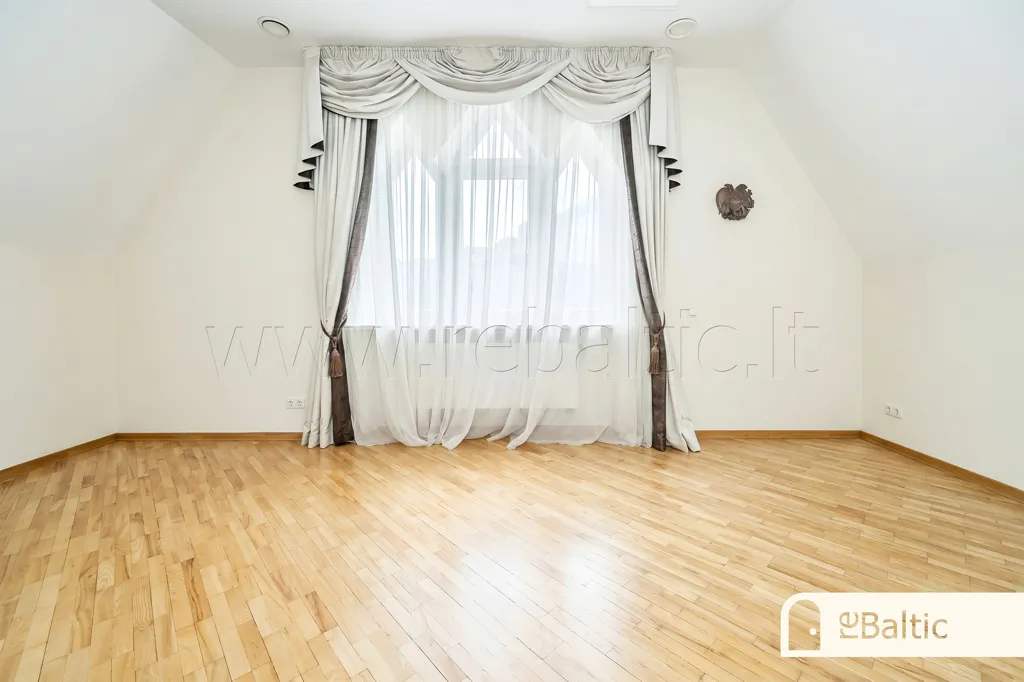 Magamistoad - Unique House with Garden in Žvėrynas
