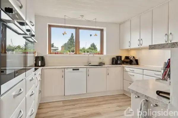 Köök - Spacious Villa with Renovated Kitchen in Skallebølle