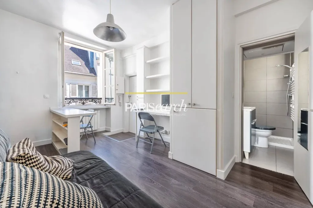 Living Room - Charming 2-Piece in 6th Arrondissement, Paris