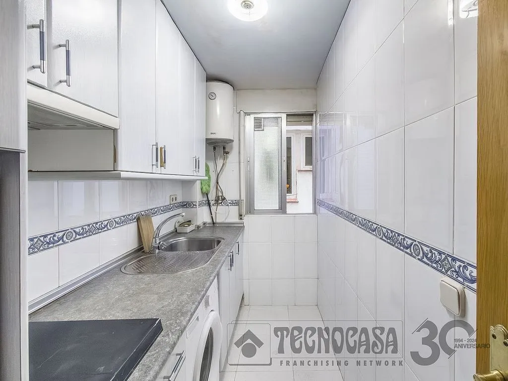 Cuisine - Apartment with Ascender in Arganzuela, Madrid