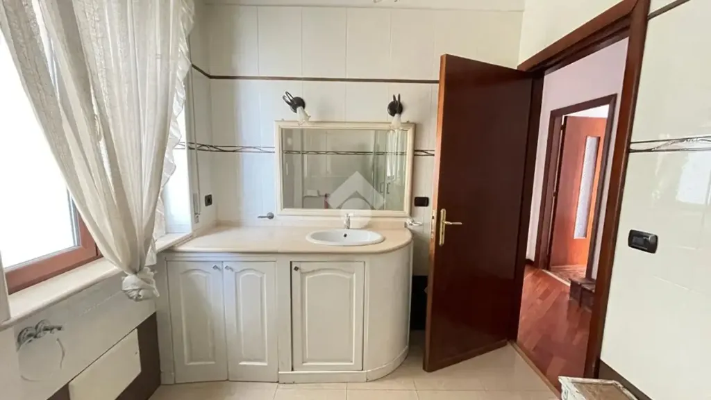 Bathrooms - Trilocale with Elevator and Church View in Ceglie Messapica