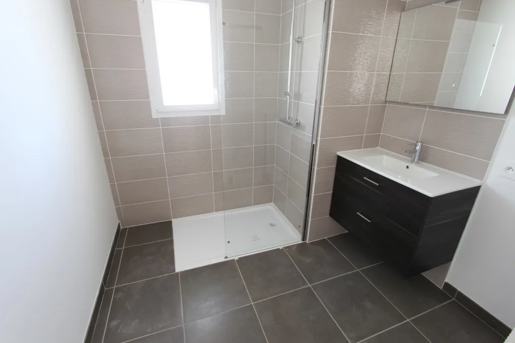 Bagni - T3 Flat with Balcony in La Chapelle-sur-Erdre