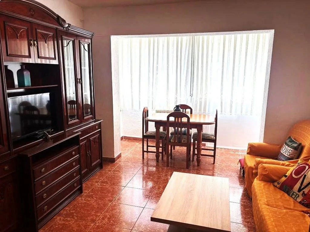Soggiorno - Two-Bedroom Flat with Metro Access in San Lorenzo