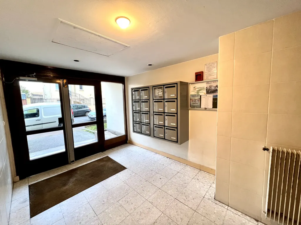 Entrée - Studio avec Cave et Proximité Métro 17 au Blanc-Mesnil