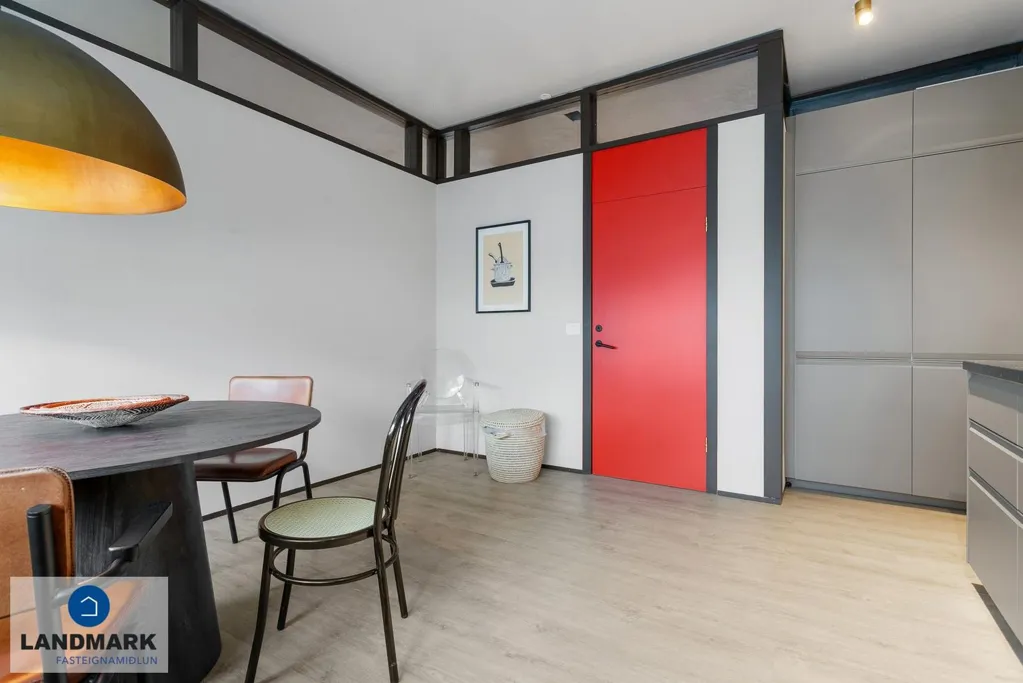 Sala da pranzo - Renovated Retro Office Space in Reykjavik