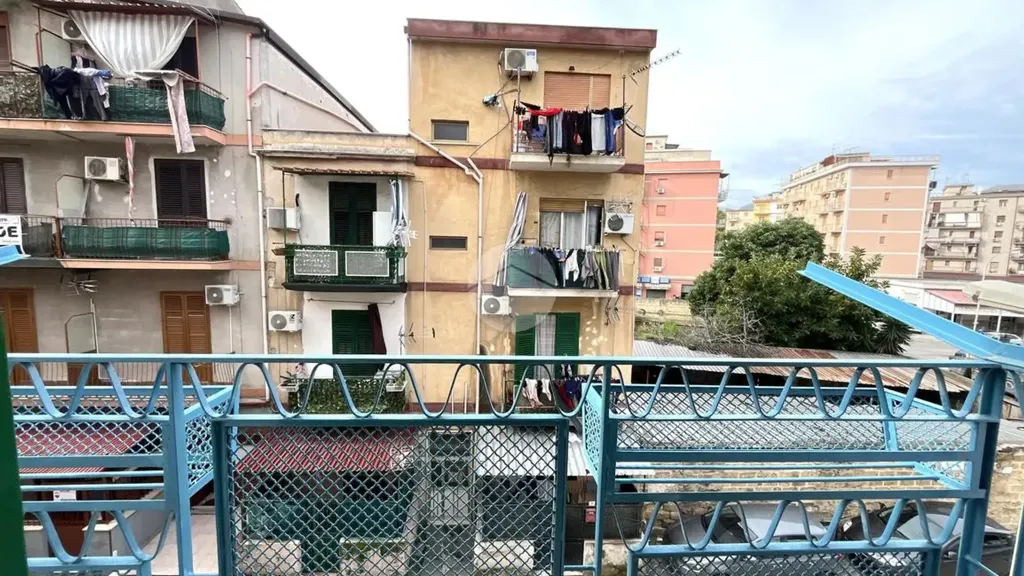 Balcone - Studio Flat for Sale with Balcony in Palermo