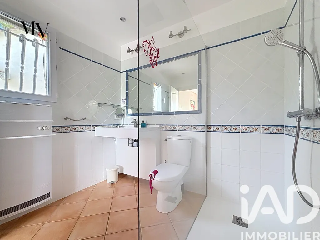 Salles de bain - Maison avec Piscine et Terrasse à Bandol
