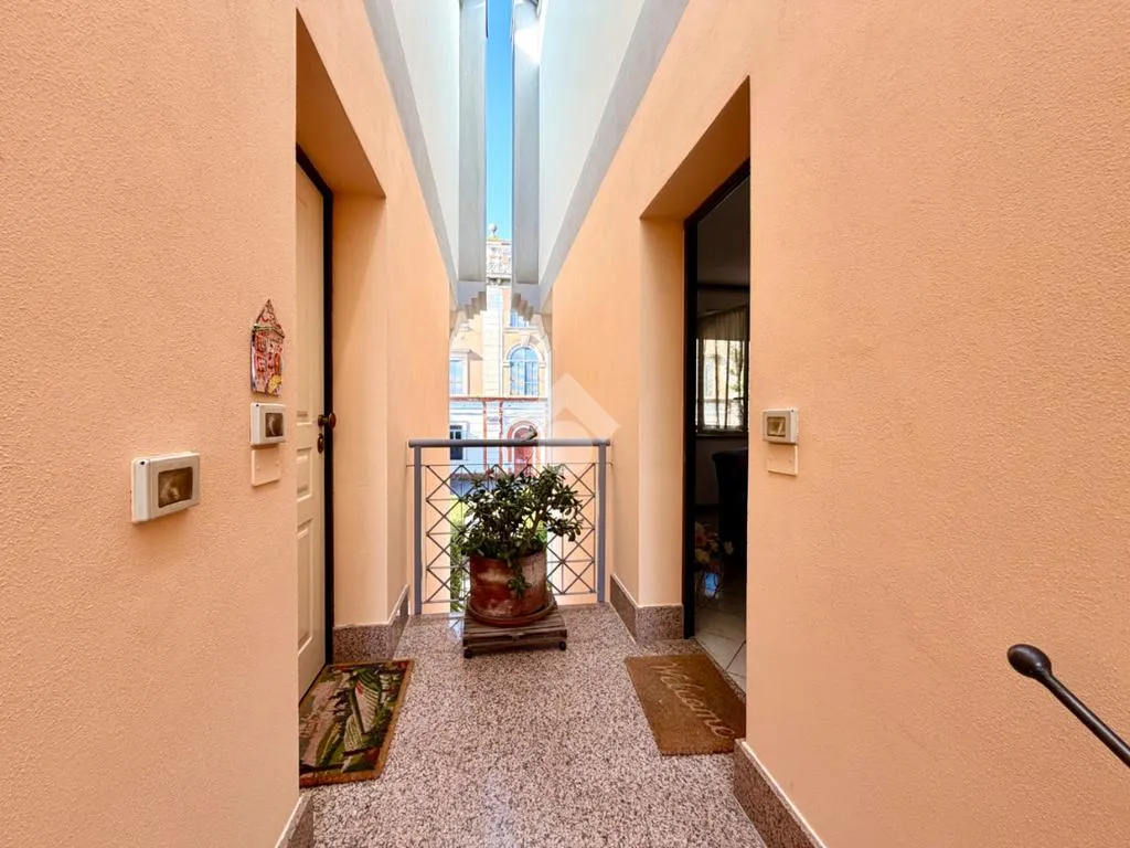 Esik - Villa with Terraces in Albenga