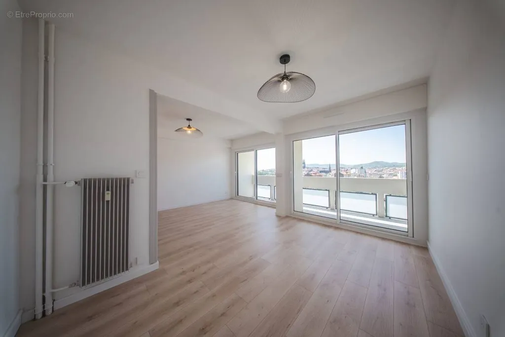 Stanze - Renovated Apartment with Balcony in Clermont-Ferrand