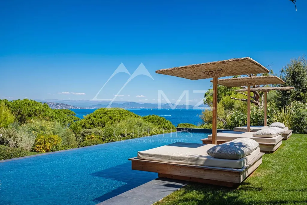 Piscina - New Villa with Sea View in Saint-Tropez