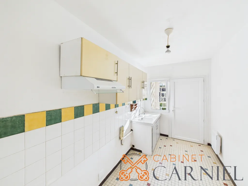 Kitchen - Apartment with Balcony in Marmande