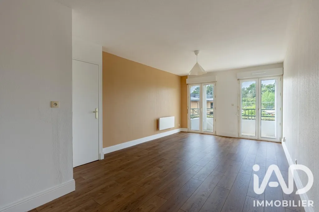 Chambres - Appartement Rénové avec Piscine à Cenon