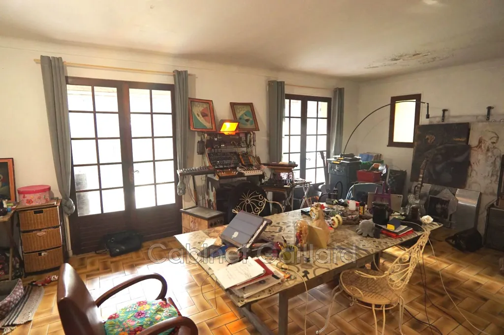 Salle à manger - Maison Traditionnelle avec Oliviers à Cabris