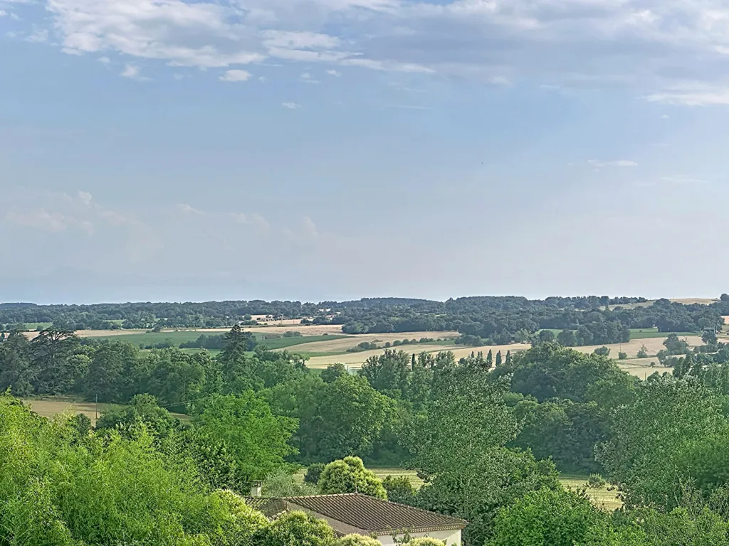 Aed - New Villa with Pyrenees View in Miramont d'Astarac