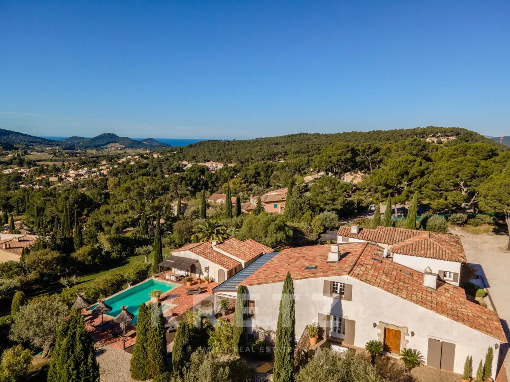 Vue aérienne - Bastide Méditerranéenne avec Vue à 360° à La Cadière d'Azur