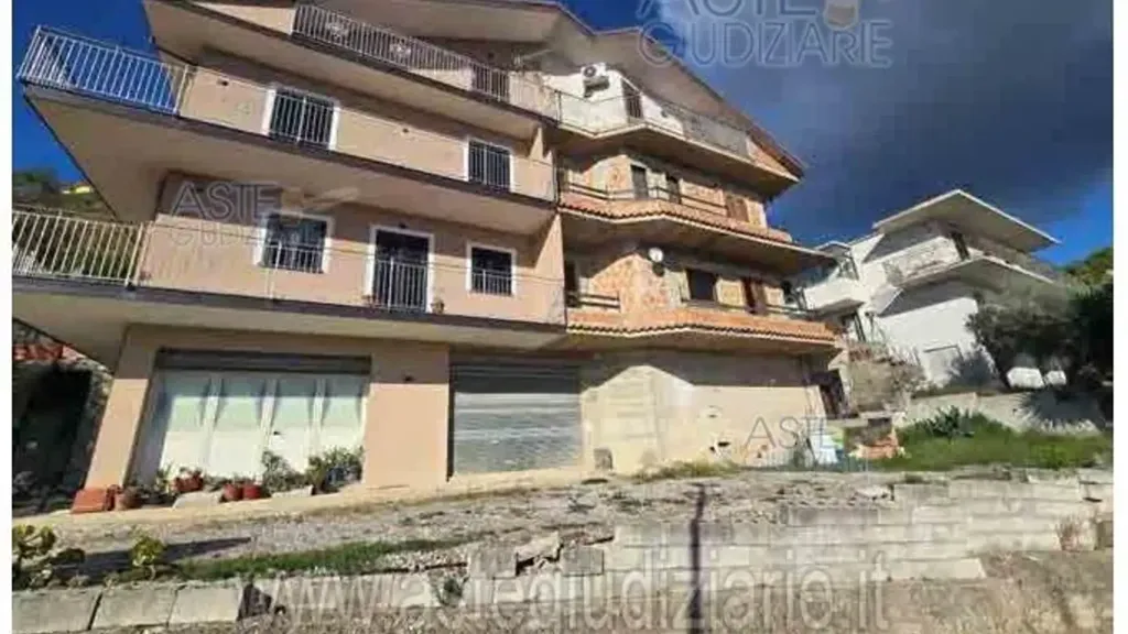 Esterno - Two-Level Apartment with Cellar in Prignano Cilento
