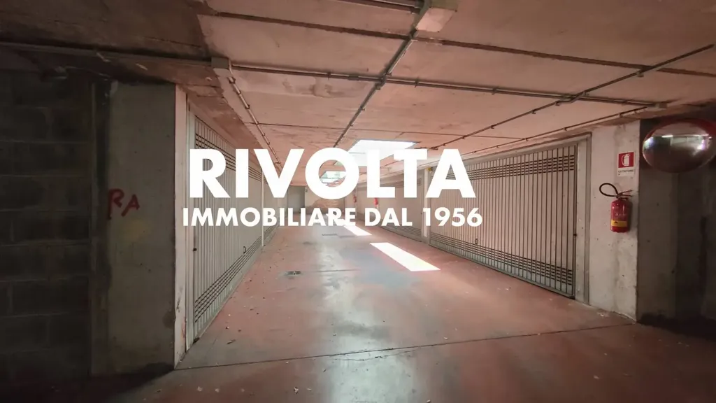 Garage - Cielo-Terra Villa with Garden in Rome