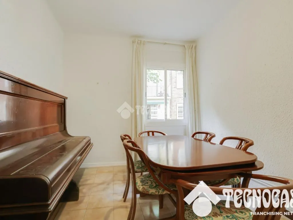 Salle à manger - Apartment with Balcony in Sants - Montjuïc